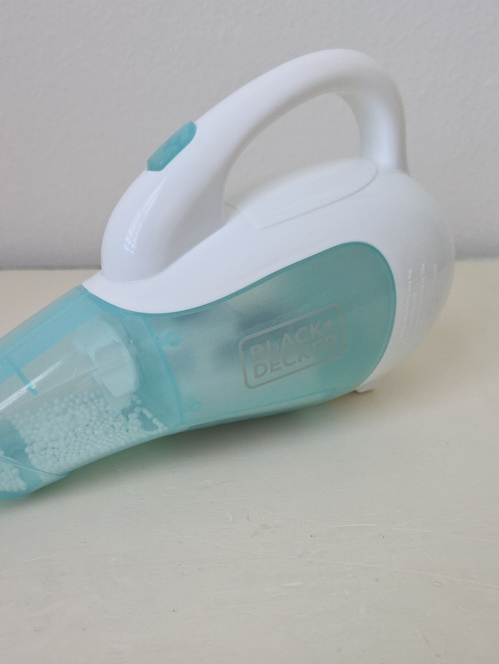 BLACK+DECKER Kids Mini Vacuum Toy in Aqua White